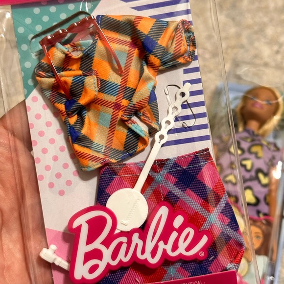 Barbie doll and extra outfit bundle ✨💗 - Picture 4 of 4